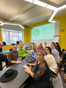 Telšių STEAM atviros prieigos centro metodininkų patirtis, įgyta kursuose Čekijoje